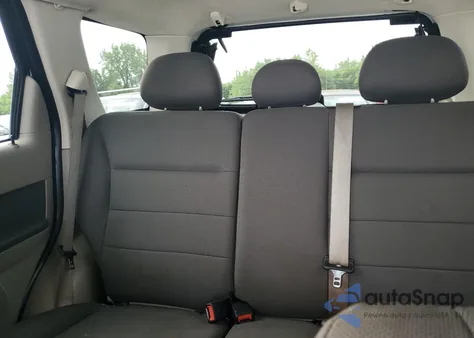 2009 Ford Escape Xlt z USA, uszkodzony, nr VIN 1FMCU93769KB21353